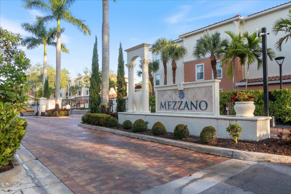 South Florida Real Estate | View 9873 Baywinds Drive, 5308 | 1 Bed, 1 Bath