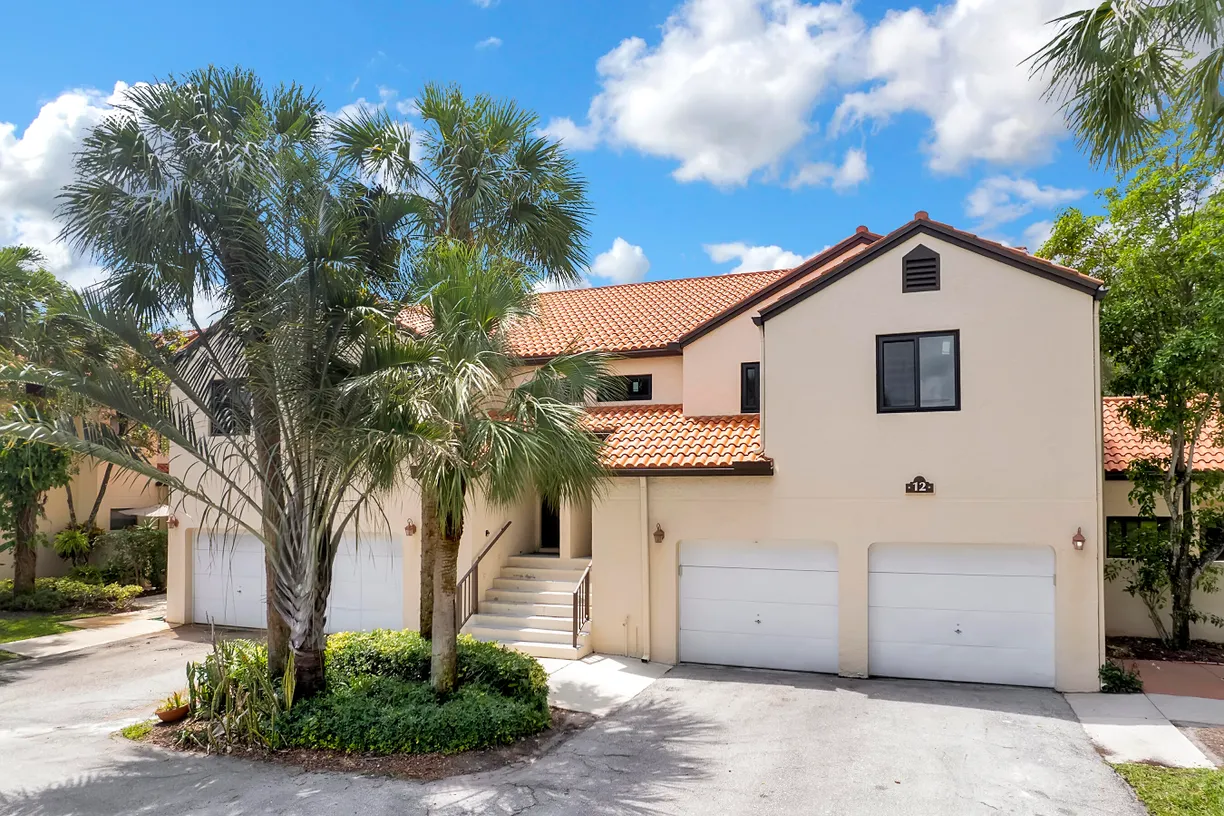 South Florida Real Estate | View 12 Via De Casas Sur, 204 | 2 Beds, 2 Baths