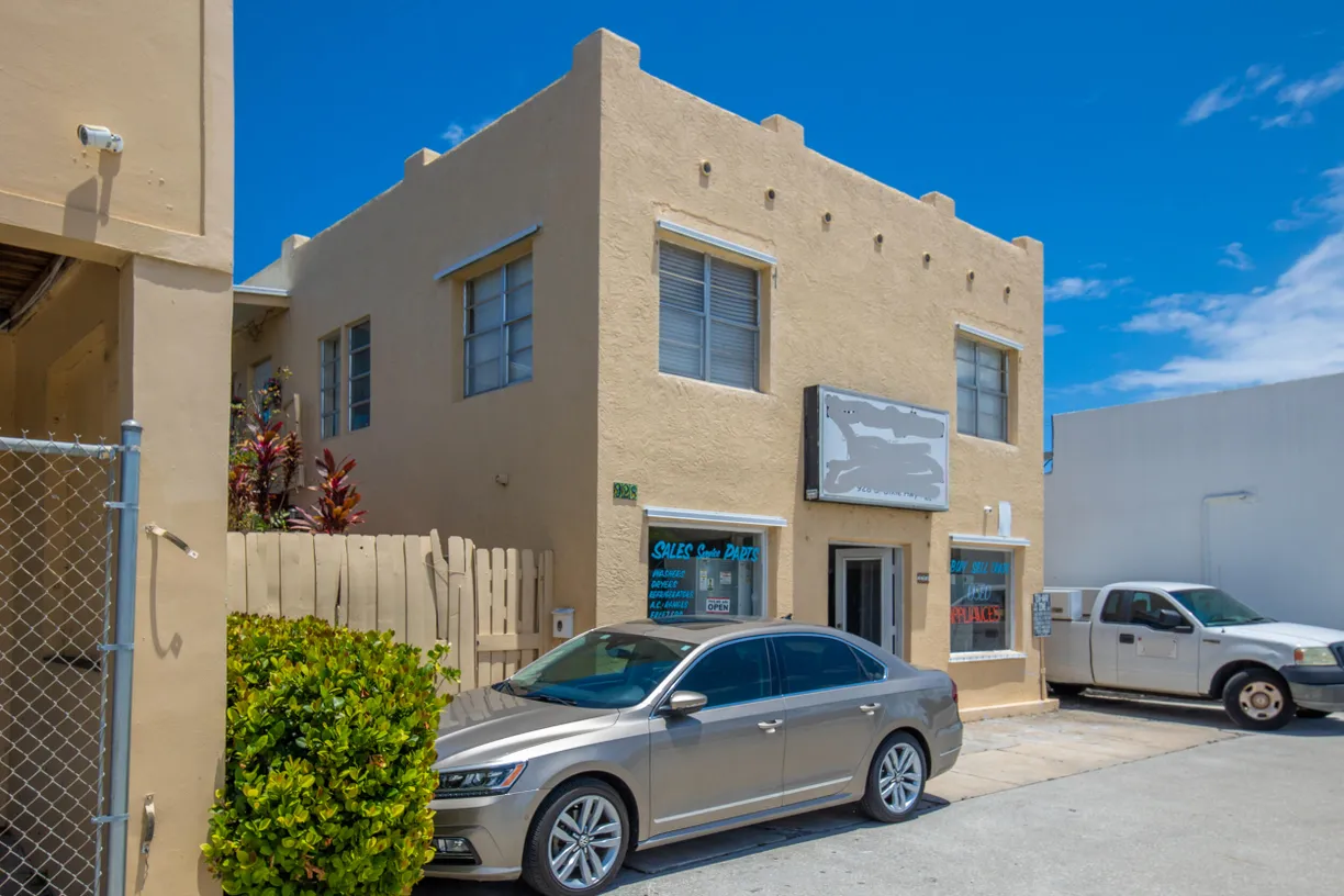 South Florida Real Estate | View 928 S Dixie Highway
