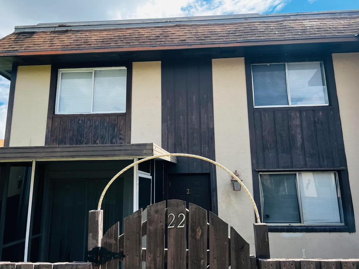 South Florida Real Estate | View 2110 Sherwood Forest Boulevard, 22 | 2 Beds, 1 Bath