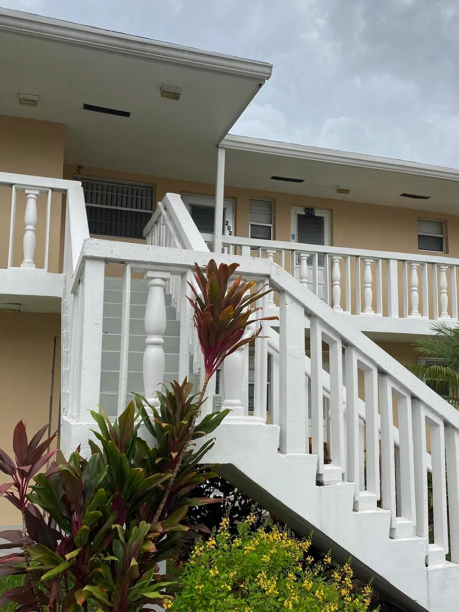 South Florida Real Estate | View 2212 NE 1st Way, 202 | Listing