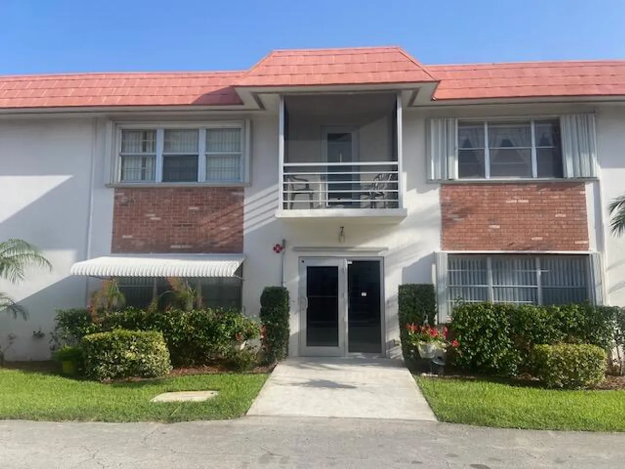South Florida Real Estate | View 3550 NW 8th Avenue, 706 | 2 Beds, 2 Baths