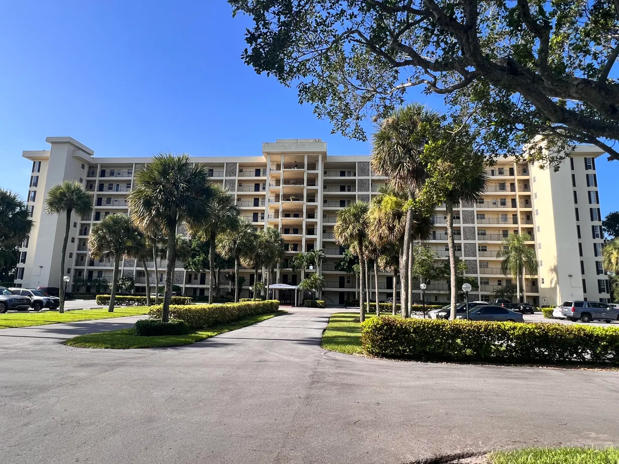 South Florida Real Estate | View 3050 N Palm Aire Drive, 909 | 2 Beds, 2 Baths