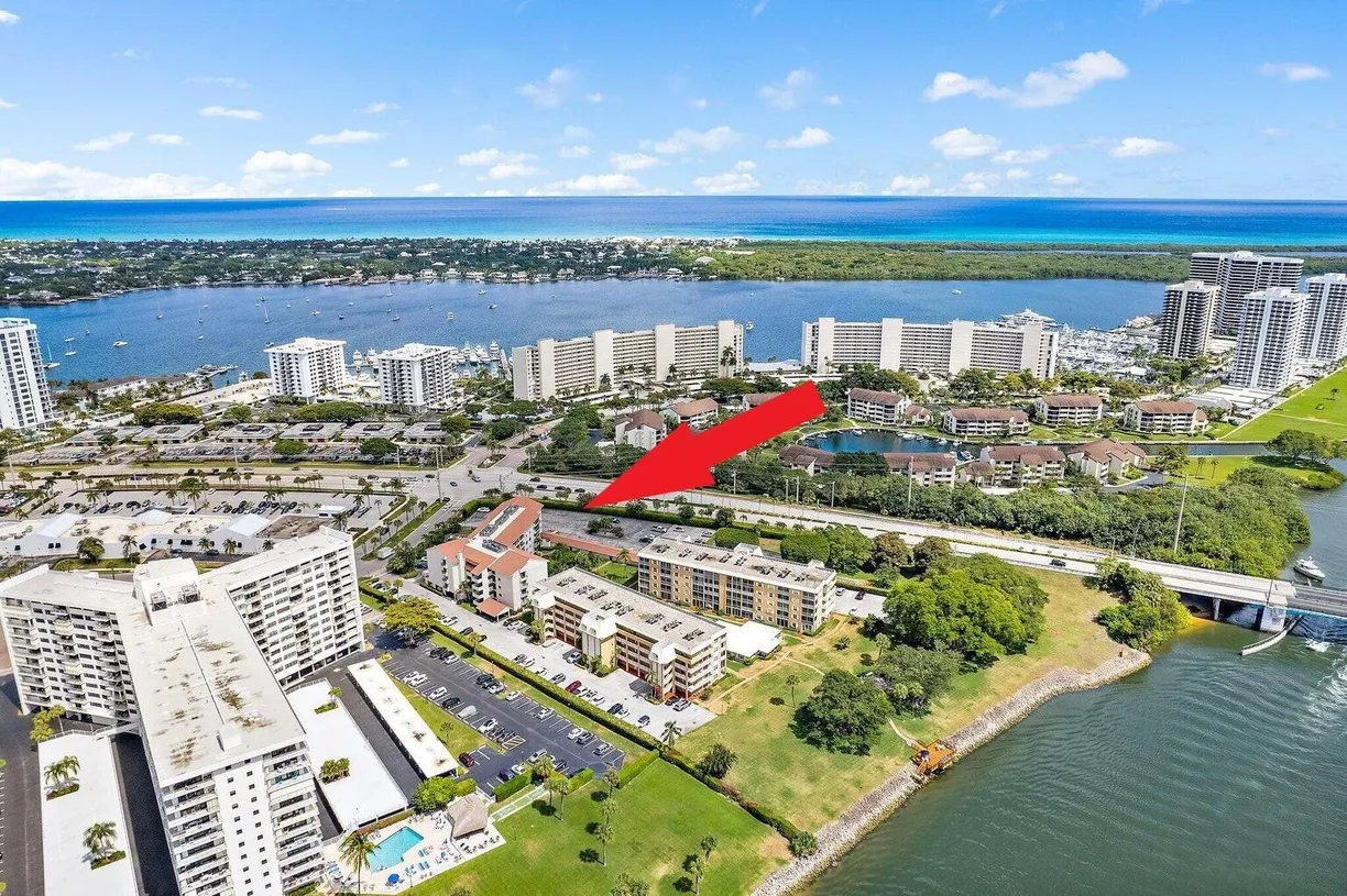 South Florida Real Estate | View 300 Golfview Road, 105 | 2 Beds, 2 Baths