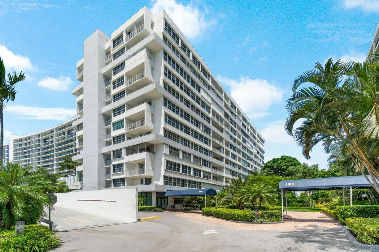 South Florida Real Estate | View 1170 N Federal Highway, 1205 | 1 Bed, 1 Bath
