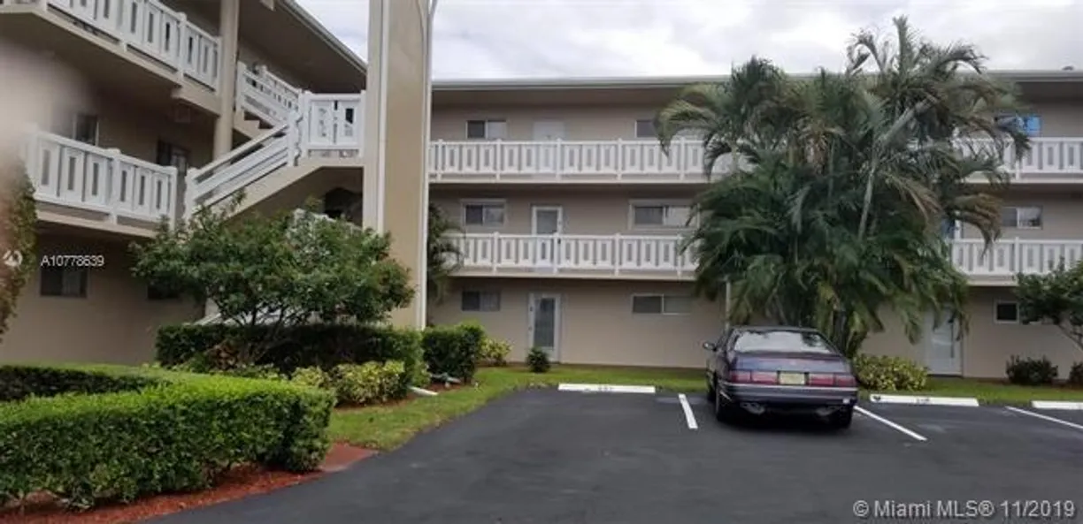 South Florida Real Estate | View 2640 Garden Drive, 104 | 2 Beds, 1 Bath