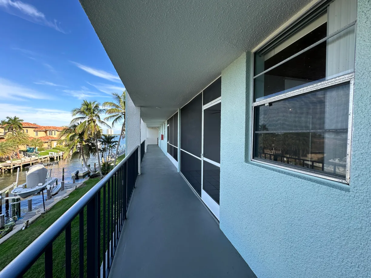 South Florida Real Estate | View 109 Paradise Harbour Boulevard, 312 | 1 Bed, 1 Bath