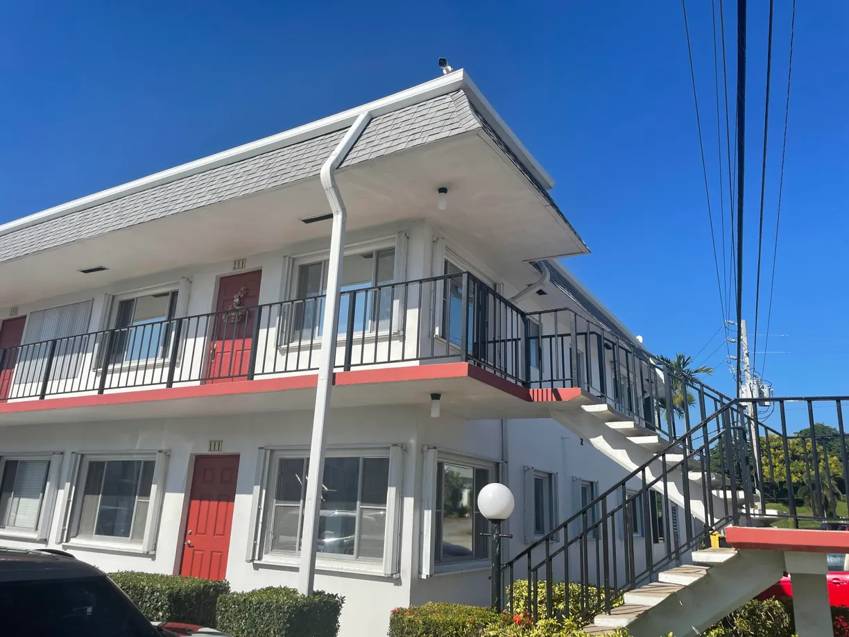 South Florida Real Estate | View 3320 Lake Osborne Drive, 211 | 2 Beds, 1 Bath
