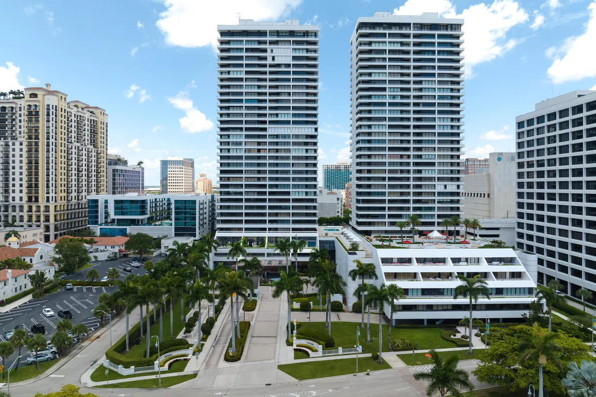 South Florida Real Estate | View 525 S Flagler Drive, 11a | Listing