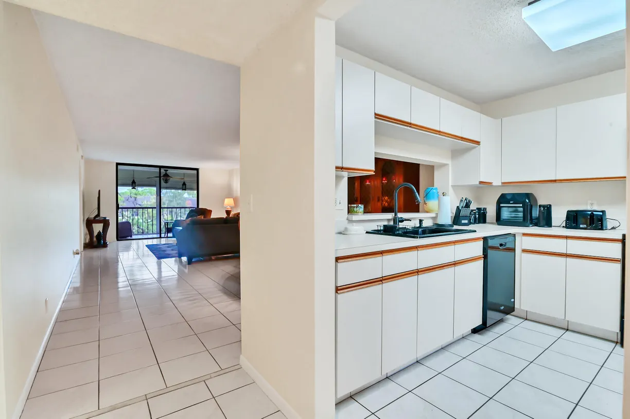 South Florida Real Estate | View 4725 Lucerne Lakes Boulevard, 302 | 2 Beds, 2 Baths