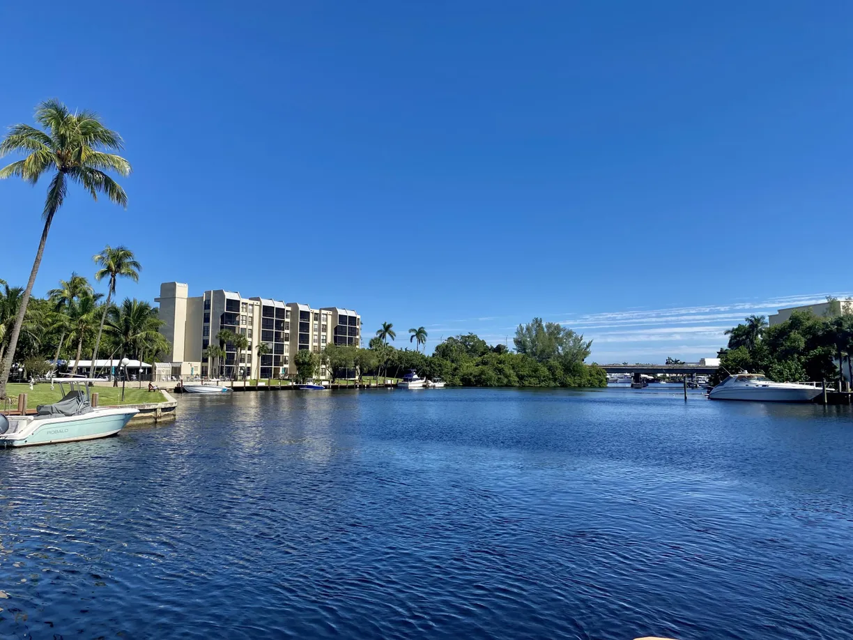 South Florida Real Estate | View 12 Royal Palm Way, 3040 | 1 Bed, 1 Bath