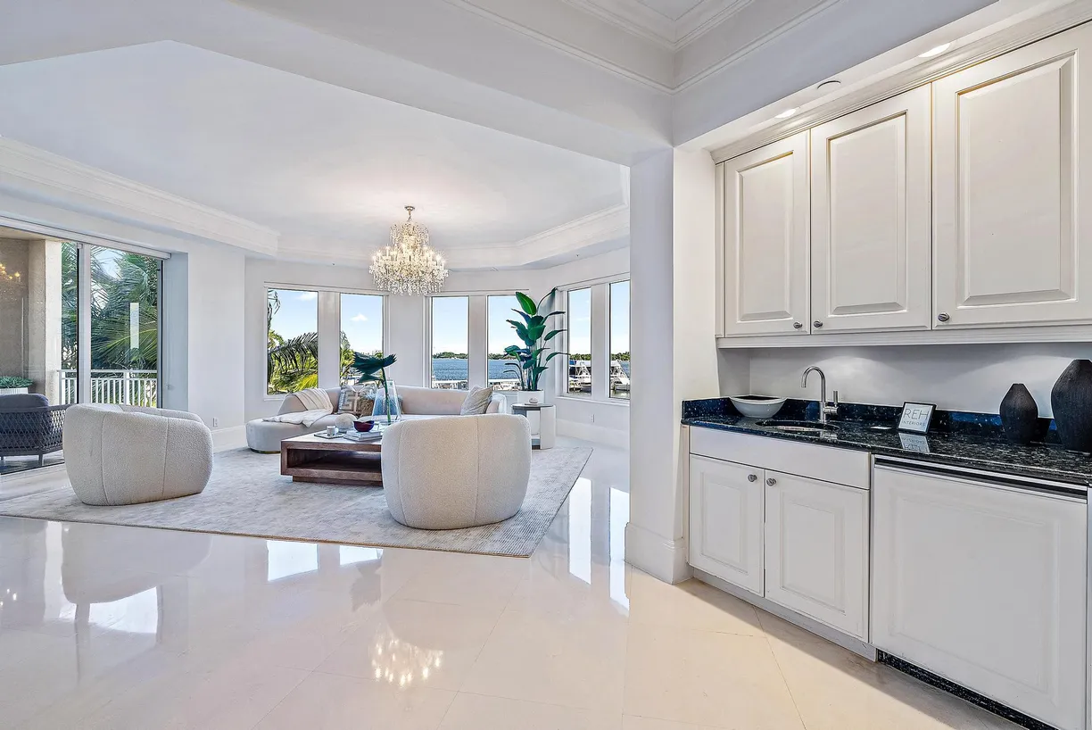 South Florida Real Estate | View 622 N Flagler Drive, 201 | Listing