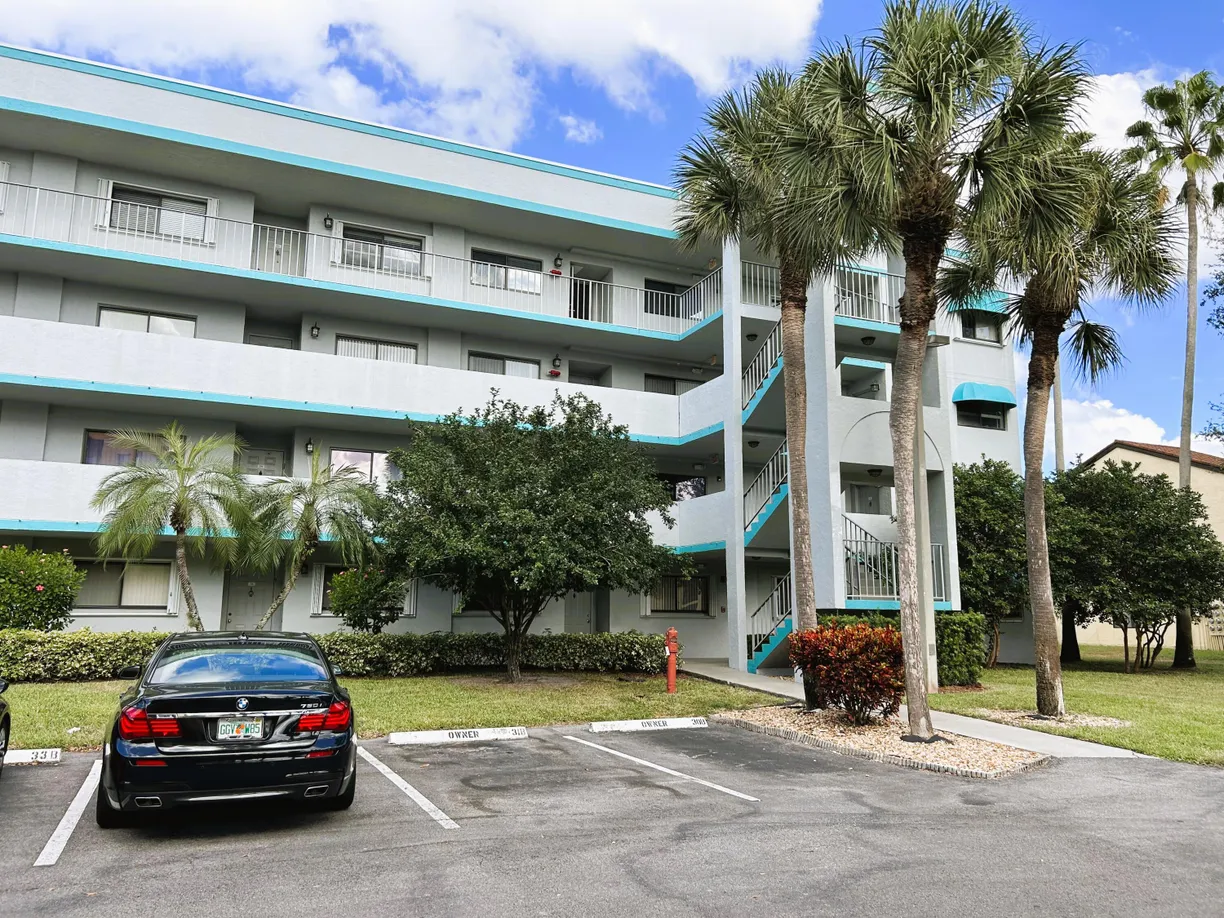 South Florida Real Estate | View 4725 Lucerne Lakes Boulevard, 115 | 2 Beds, 2 Baths