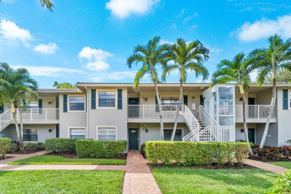 South Florida Real Estate | View 10 Stratford Drive, F | 2 Beds, 2 Baths