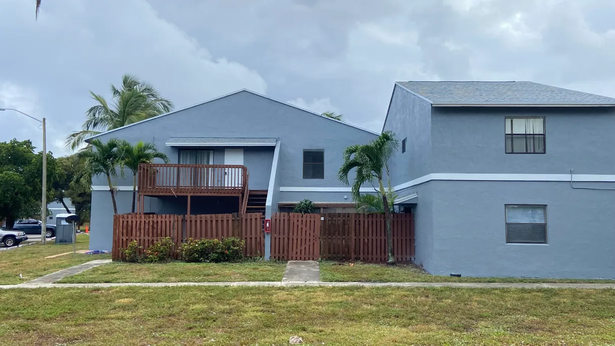 South Florida Real Estate | View 30 Crossings Circle, H | 2 Beds, 1 Bath