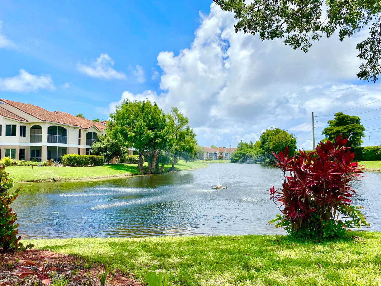 South Florida Real Estate | View 815 W Boynton Beach Boulevard, 16-201 | 2 Beds, 2 Baths