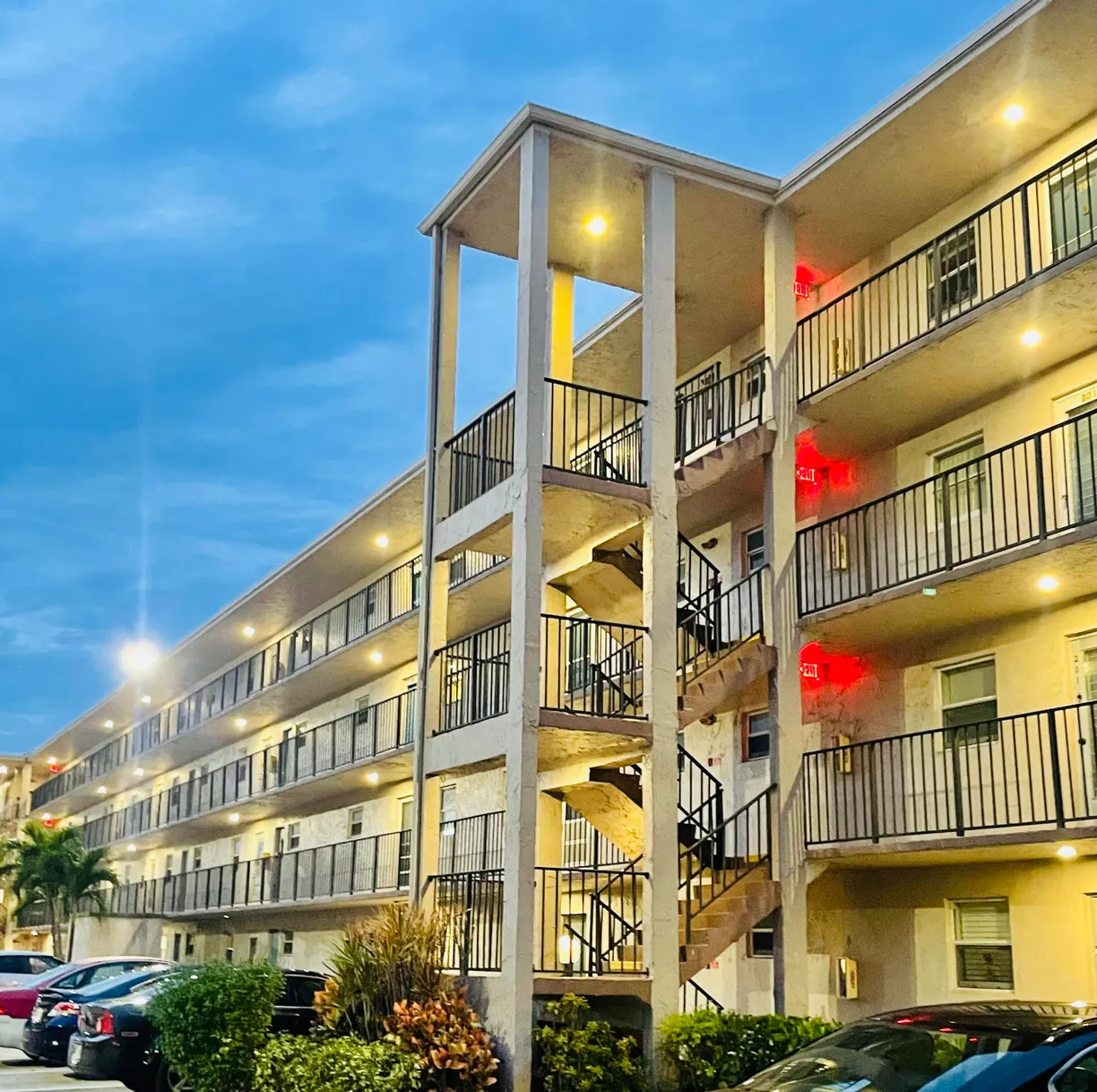 South Florida Real Estate | View 725 Lori Drive, 306 | 1 Bed, 1 Bath