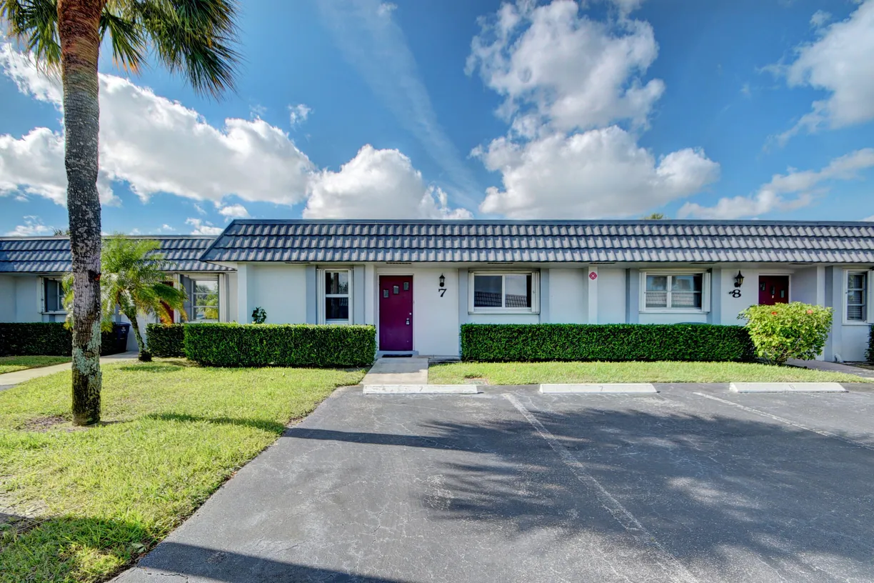 South Florida Real Estate | View 2886 Fernley Drive, 7 | 1 Bed, 2 Baths