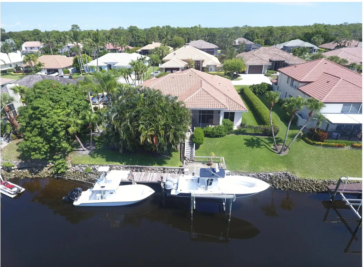 South Florida Real Estate | View 8864 SE Water Oak Place | Listing