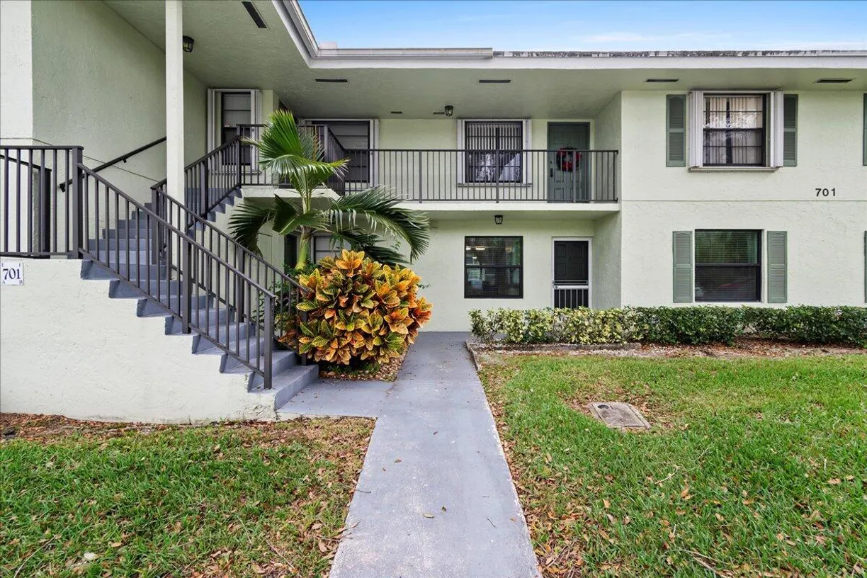 South Florida Real Estate | View 701 Sabal Ridge Circle, B | 2 Beds, 2 Baths