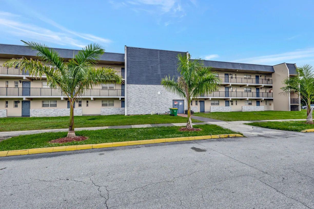 South Florida Real Estate | View 7820 S Colony Circle, 109 | 2 Beds, 2 Baths