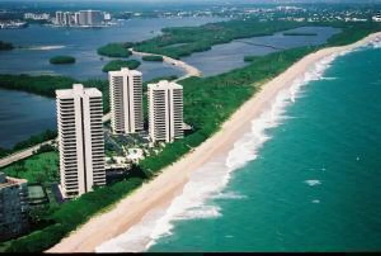 South Florida Real Estate | View 5550 N Ocean Drive, 6 A | 2 Beds, 2 Baths