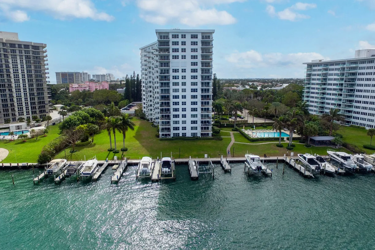 South Florida Real Estate | View 875 E Camino Real, 9e | 2 Beds, 2 Baths