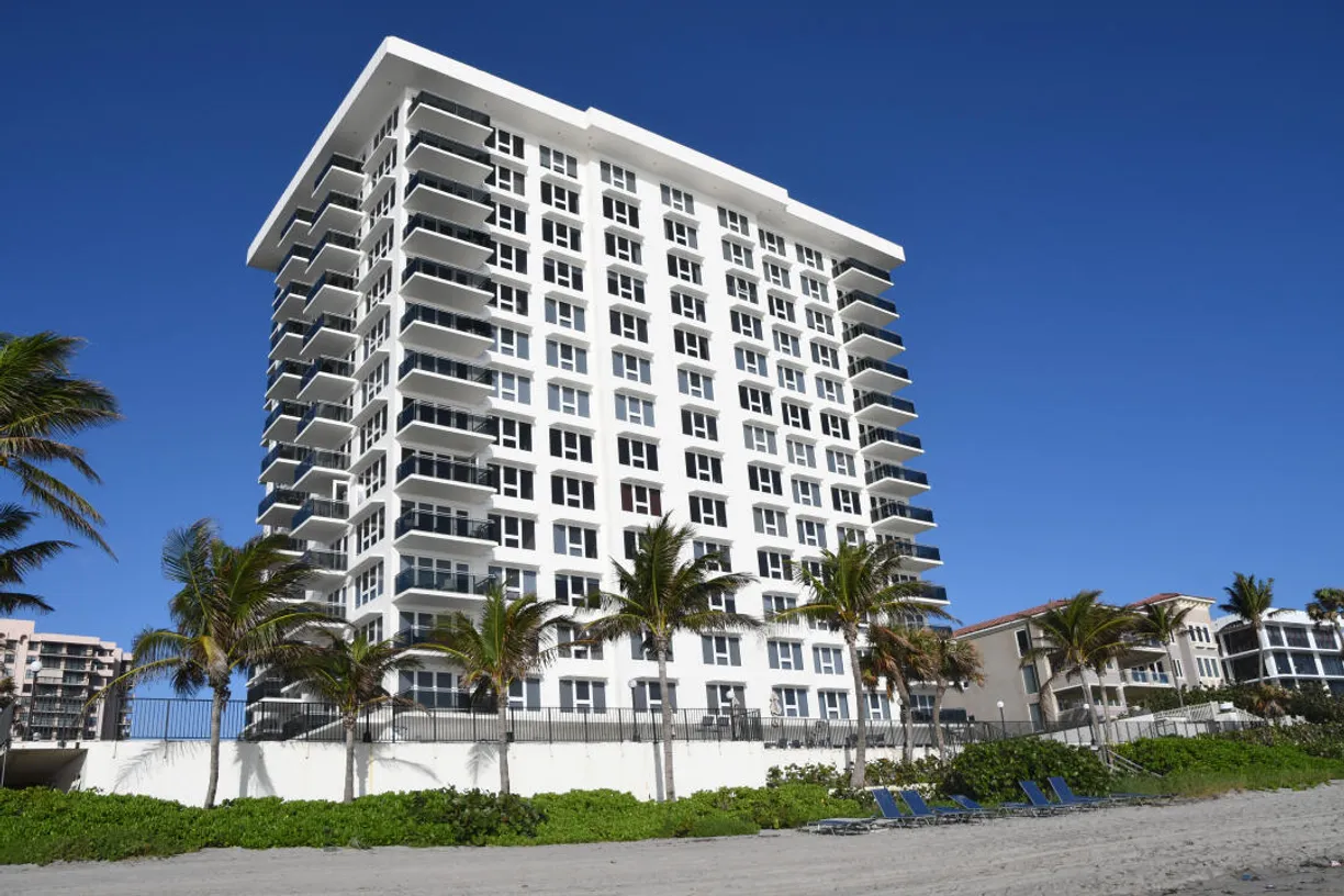 South Florida Real Estate | View 2066 N Ocean Boulevard, 6se | 3 Beds, 2 Baths