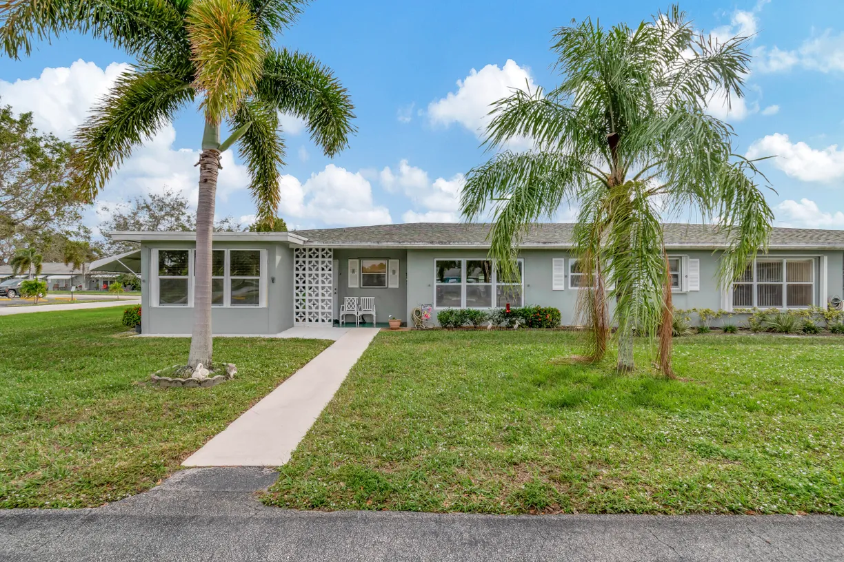South Florida Real Estate | View 822 W High Point Drive, B | 1 Bed, 1 Bath