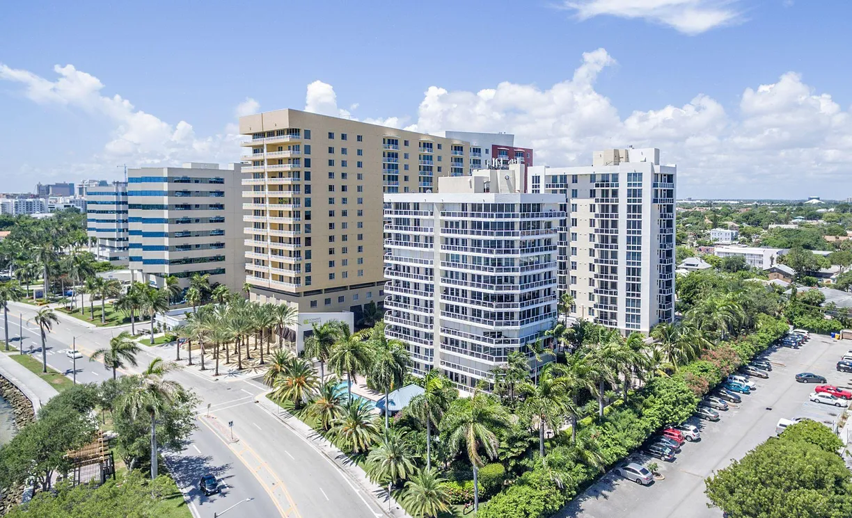 South Florida Real Estate | View 1617 N Flagler Drive, 901 | 1 Bed, 1 Bath