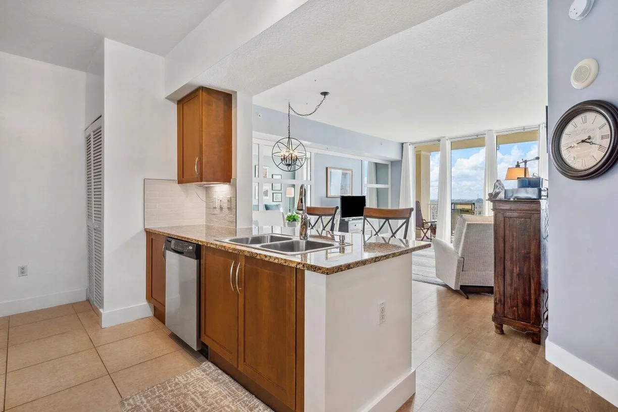 South Florida Real Estate | View 450 N Federal Highway, 802 | 1 Bed, 1 Bath