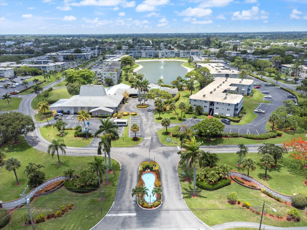 South Florida Real Estate | View 2811 S Garden Drive, 111 | Listing