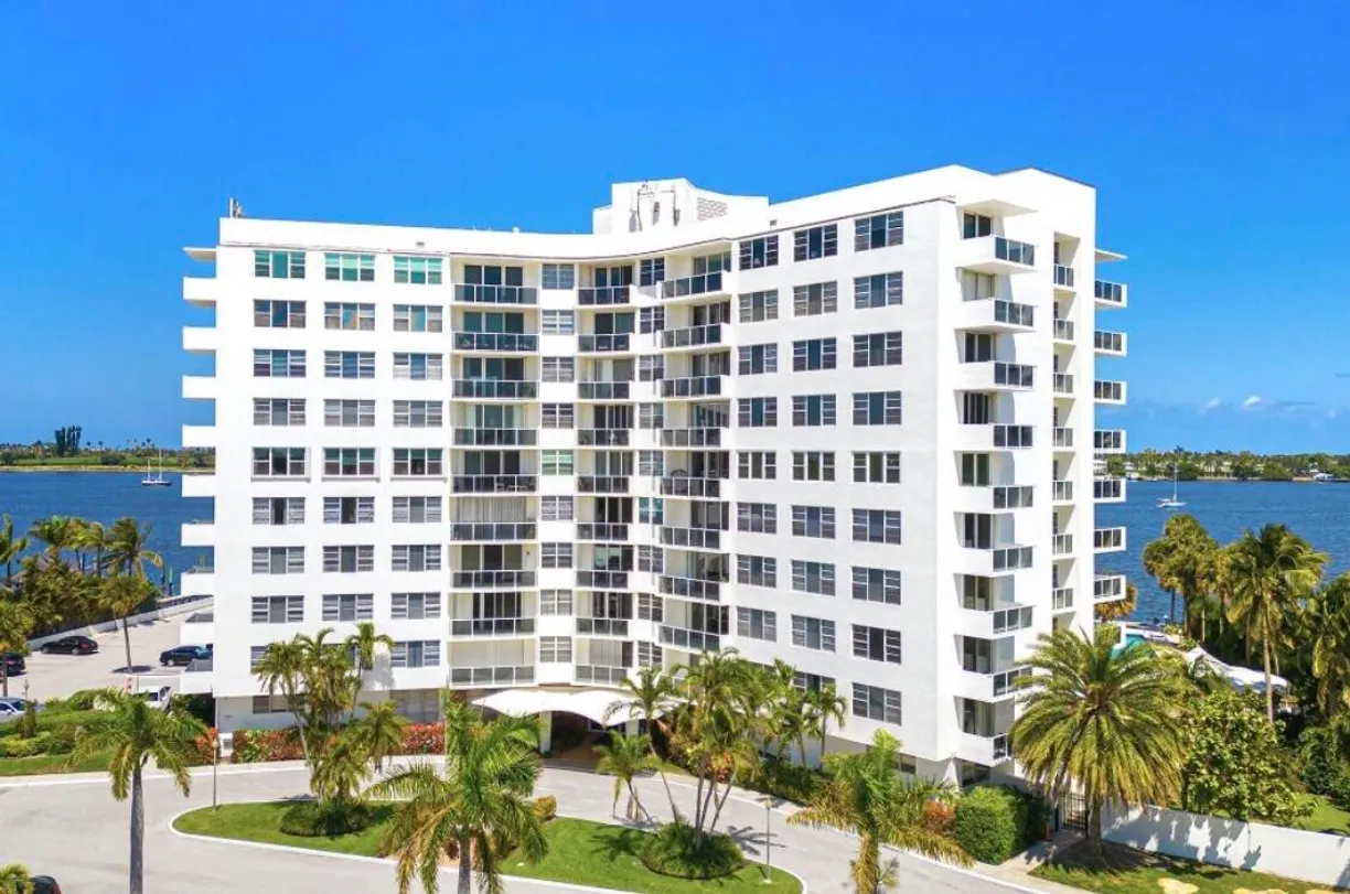 South Florida Real Estate | View 2800 N Flagler Drive, 611 | 2 Beds, 2 Baths