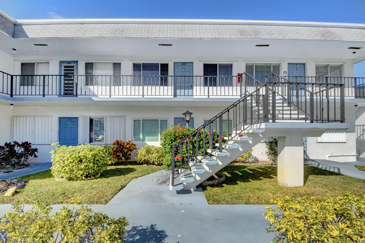 South Florida Real Estate | View 2400 Lake Osborne Drive, 212 | 1 Bed, 1 Bath