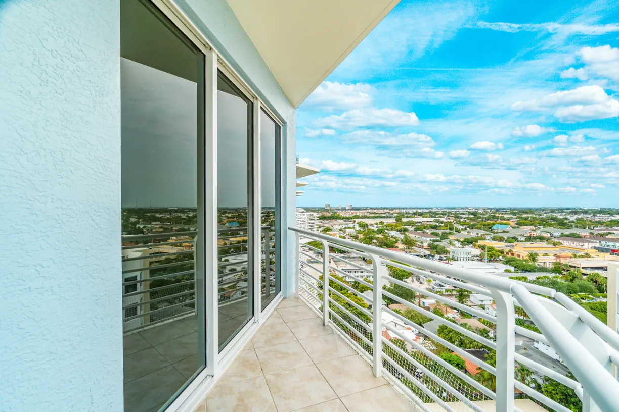 South Florida Real Estate | View 1551 N Flagler Drive, Uph-03 | Listing