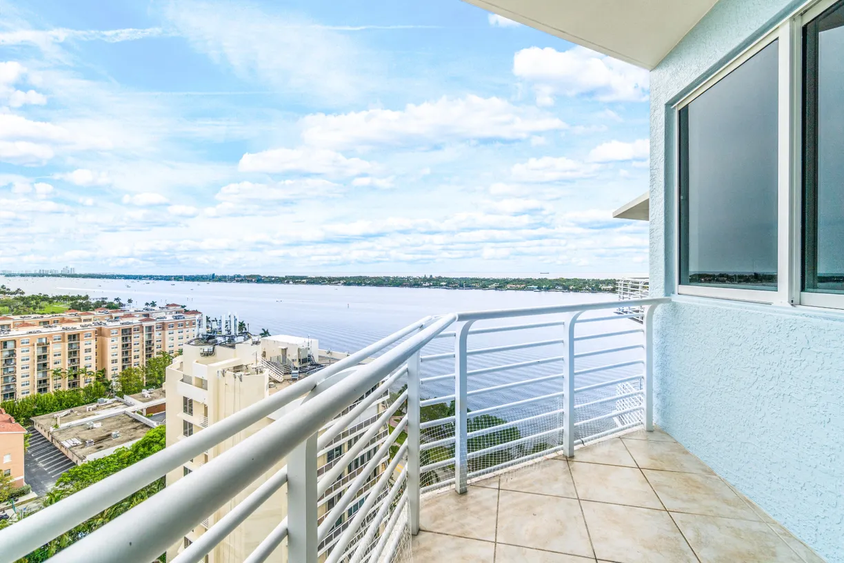 South Florida Real Estate | View 1551 N Flagler Drive, Uph-03 | Listing