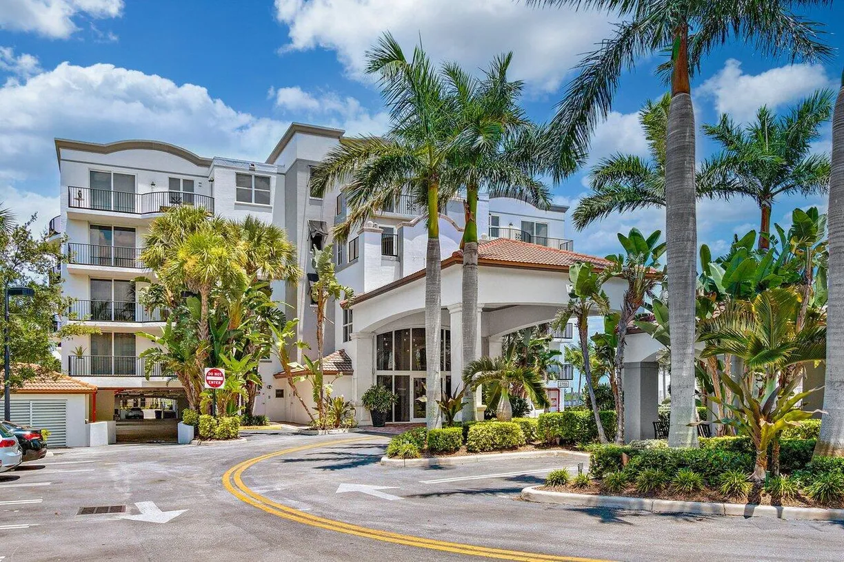 South Florida Real Estate | View 2700 N Federal Highway, 507 | 2 Beds, 2 Baths