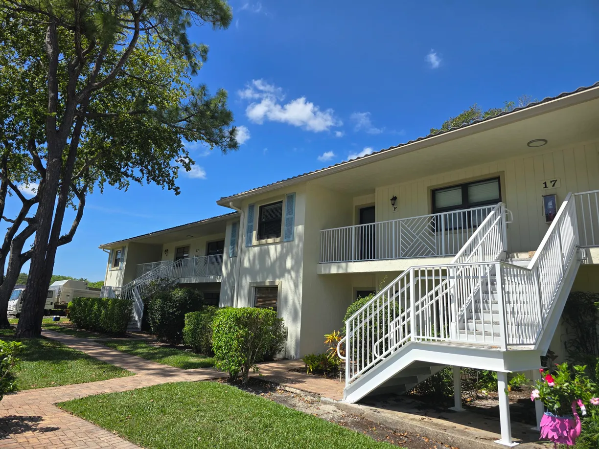 South Florida Real Estate | View 17 Westgate Lane, 17h | Listing