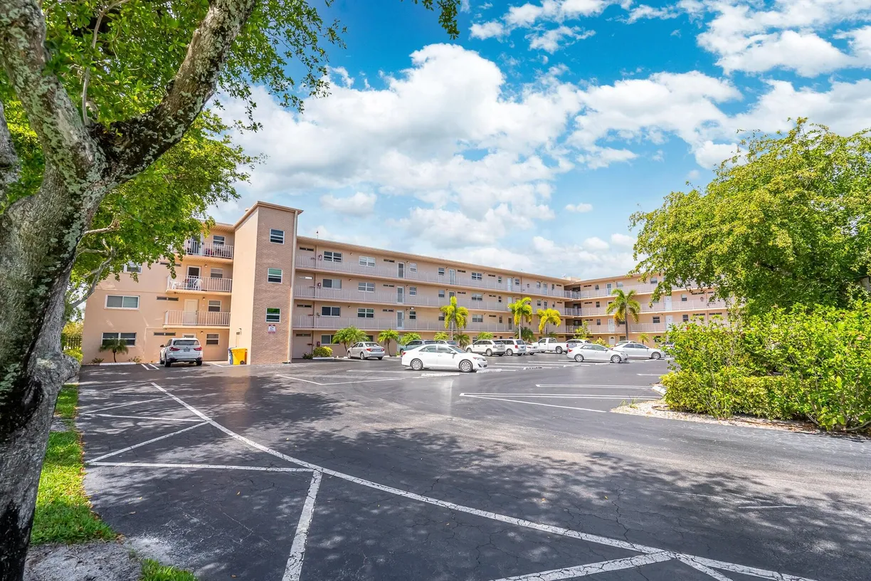South Florida Real Estate | View 2515 NE 2nd Court, 216 | 1 Bed, 1 Bath