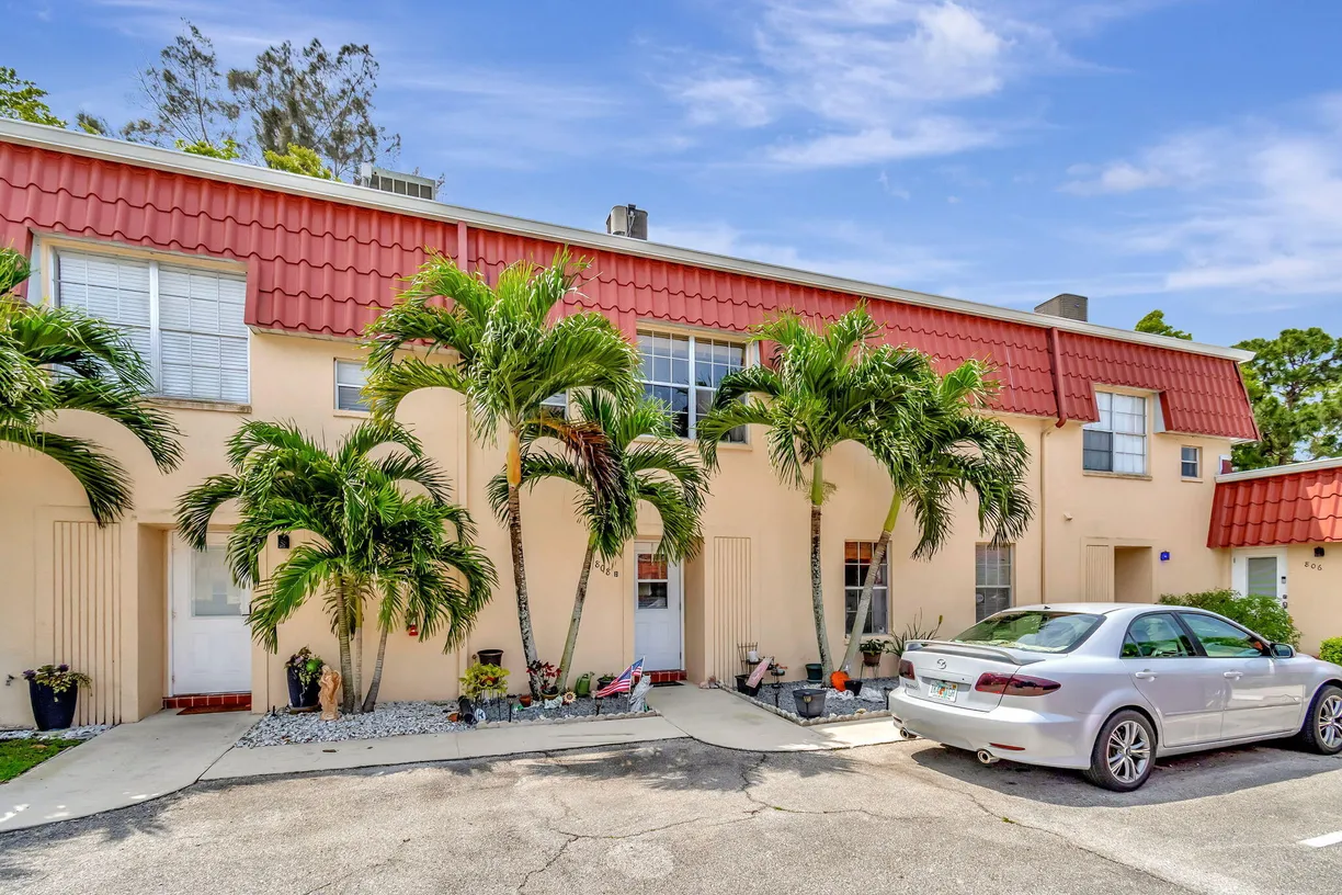 South Florida Real Estate | View 808 Nantucket Circle, B | Listing