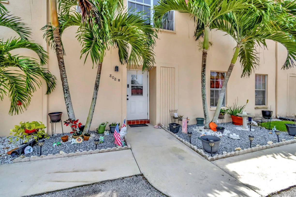 South Florida Real Estate | View 808 Nantucket Circle, B | Listing