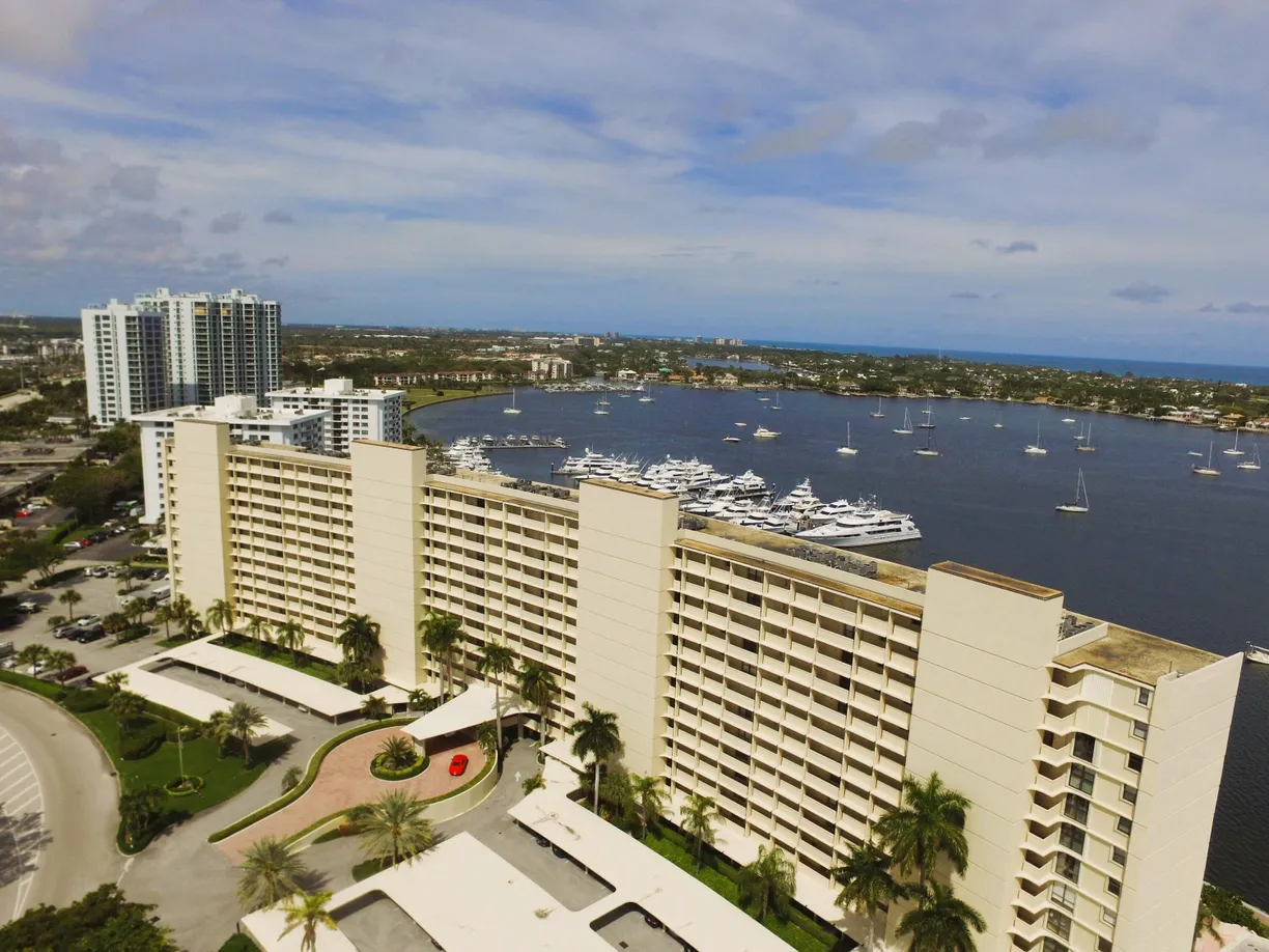 South Florida Real Estate | View 132 Lakeshore Drive, 718 | 3 Beds, 2 Baths