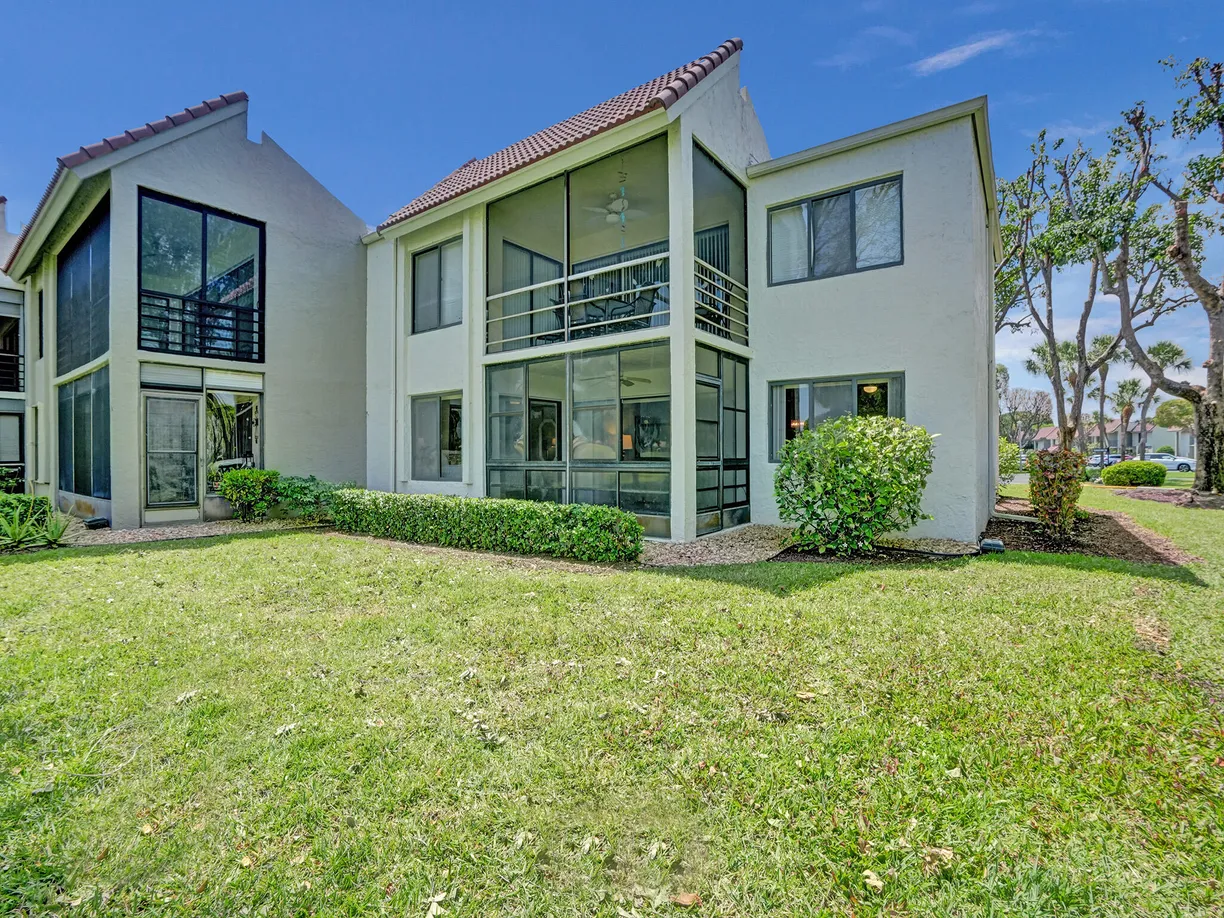 South Florida Real Estate | View 5715 Fairway Park Drive, 101 | 1 Bed, 2 Baths