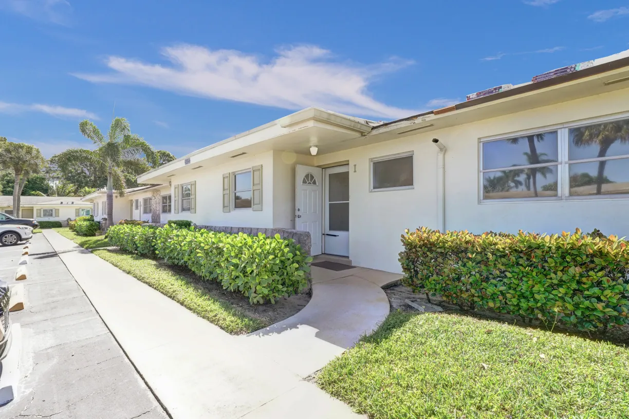 South Florida Real Estate | View 2894 Crosley Drive, I | 2 Beds, 1 Bath