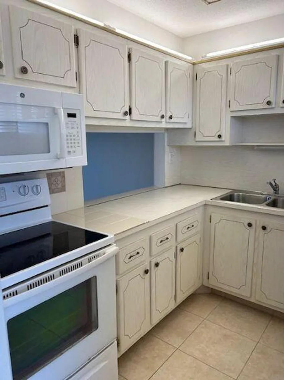 South Florida Real Estate | View 2812 S Garden Drive, 301 | Listing
