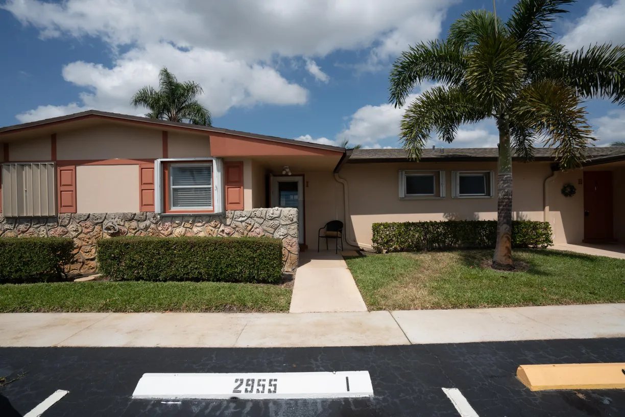 South Florida Real Estate | View 2955 Crosley Drive, I | 1 Bed, 1 Bath