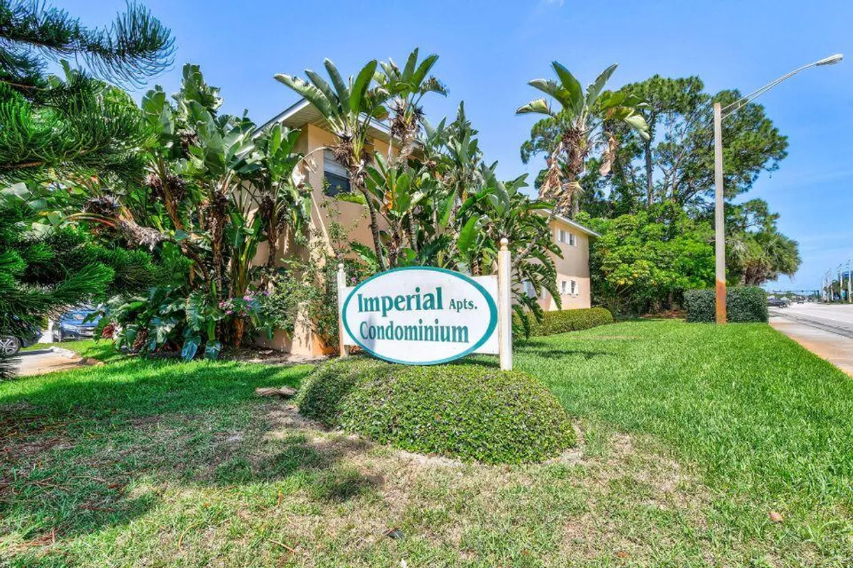 South Florida Real Estate | View 333 SE Martin Avenue, 2-1 | 1 Bed, 1 Bath