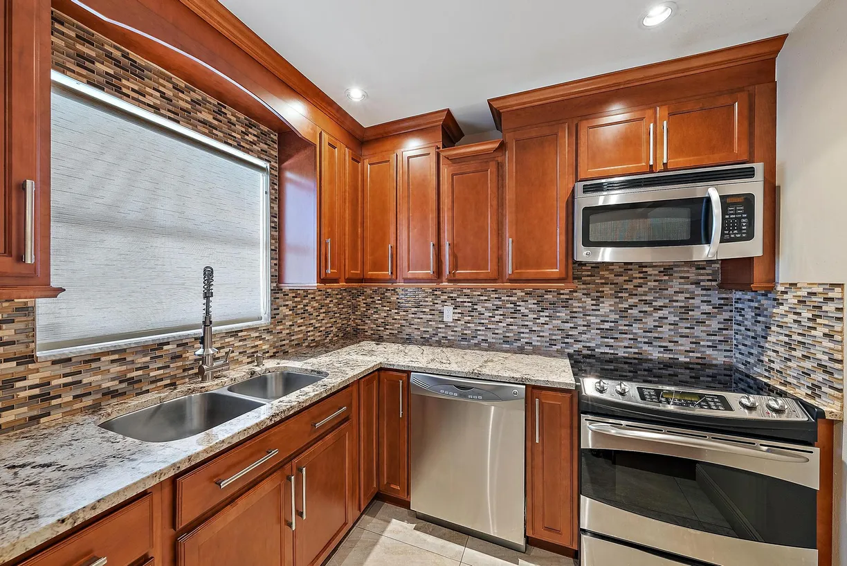 South Florida Real Estate | View 709 Lori Drive, 205 | 1 Bed, 1 Bath