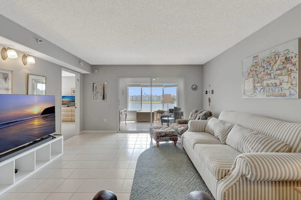 South Florida Real Estate | View 14096 Huntington Pointe Drive, 307 | 2 Beds, 2 Baths