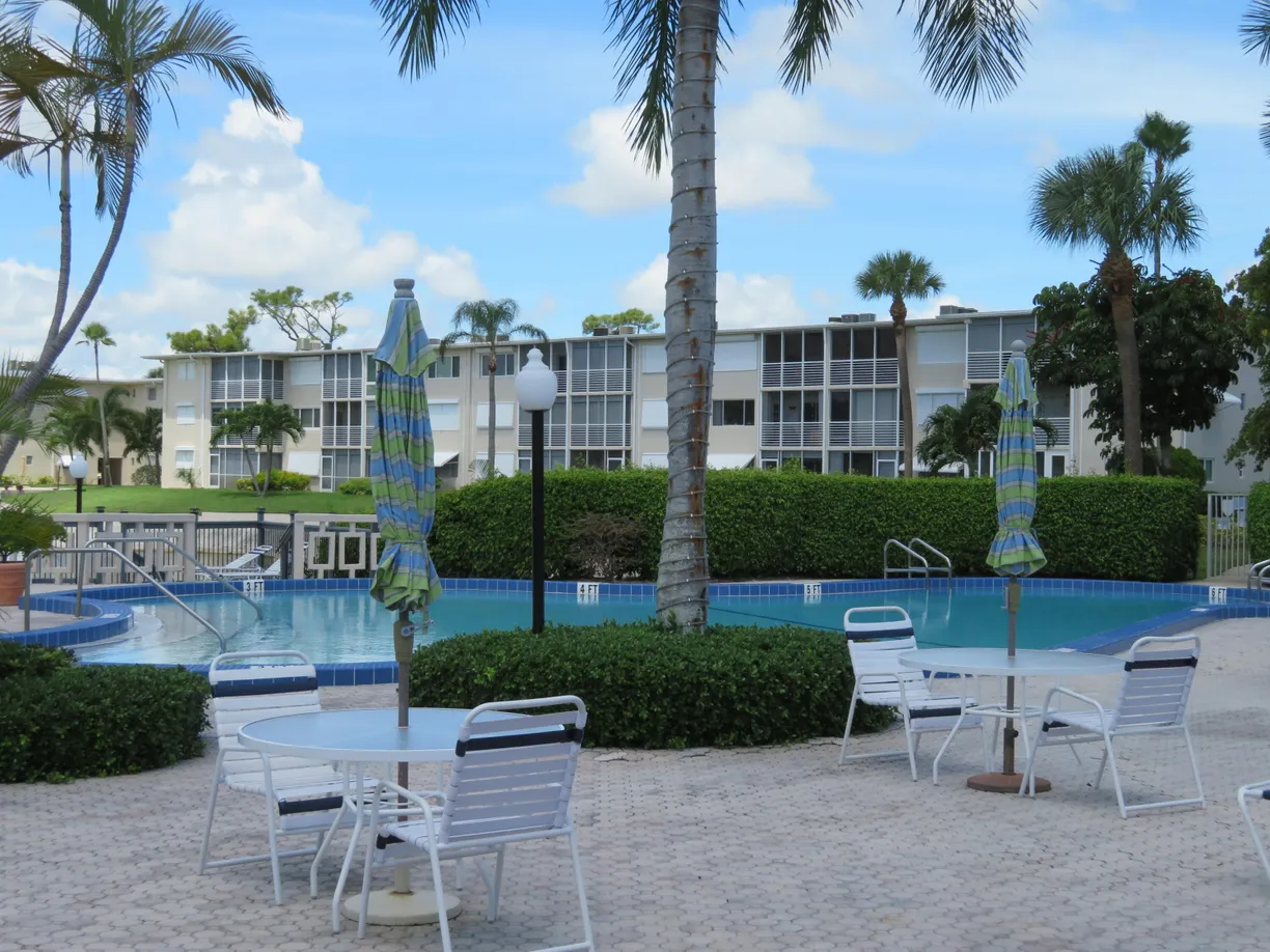 South Florida Real Estate | View 2682 Garden Drive, 301 | 2 Beds, 1 Bath